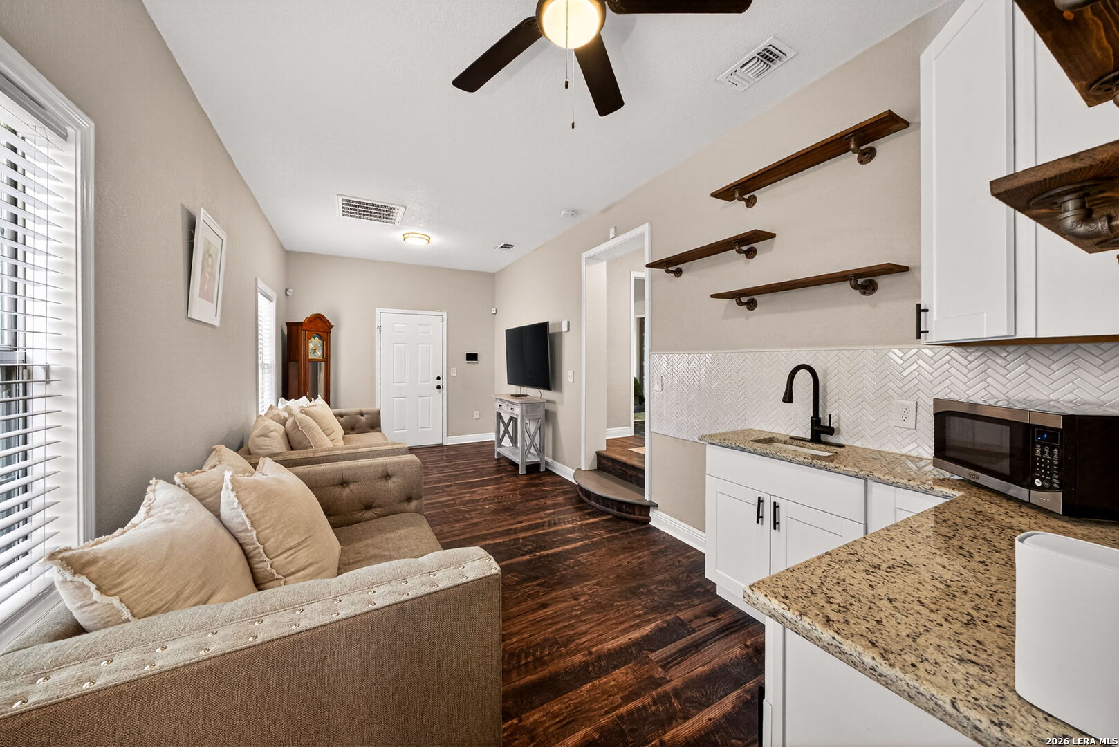 1910 W Craig Place San Antonio TX 78201