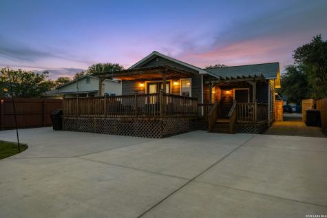 1910 W Craig Place San Antonio TX 78201