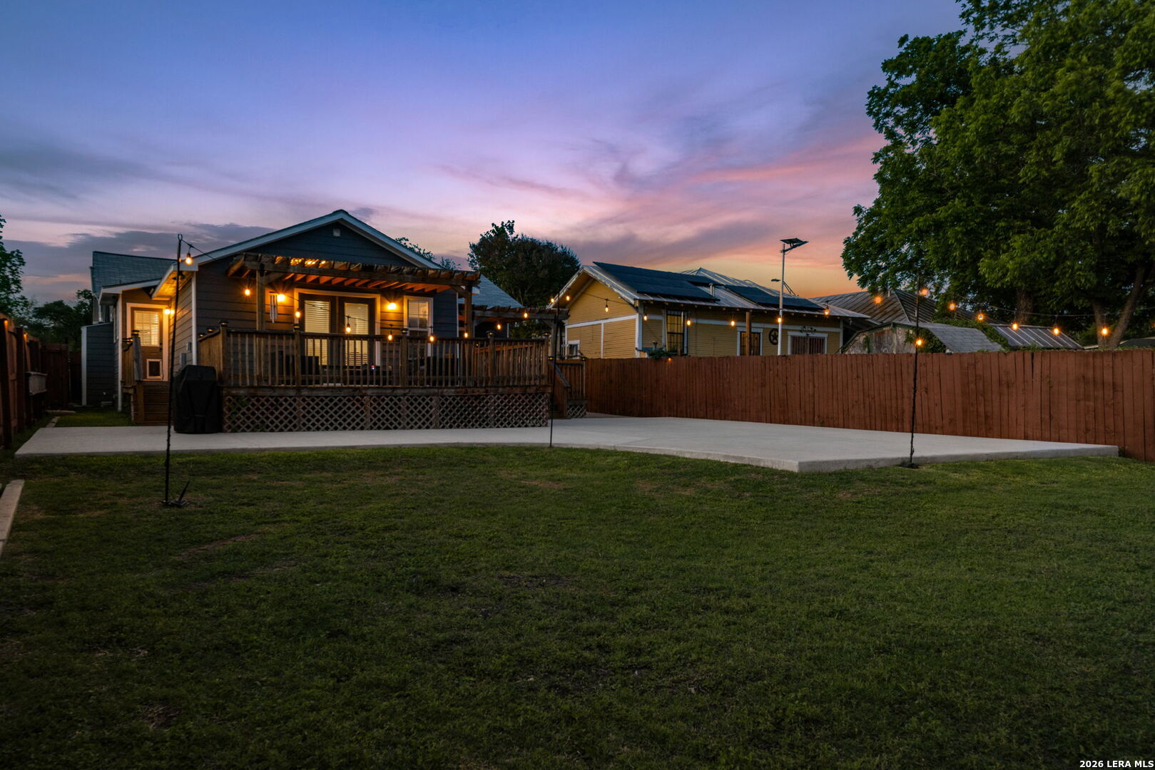 1910 W Craig Place San Antonio TX 78201