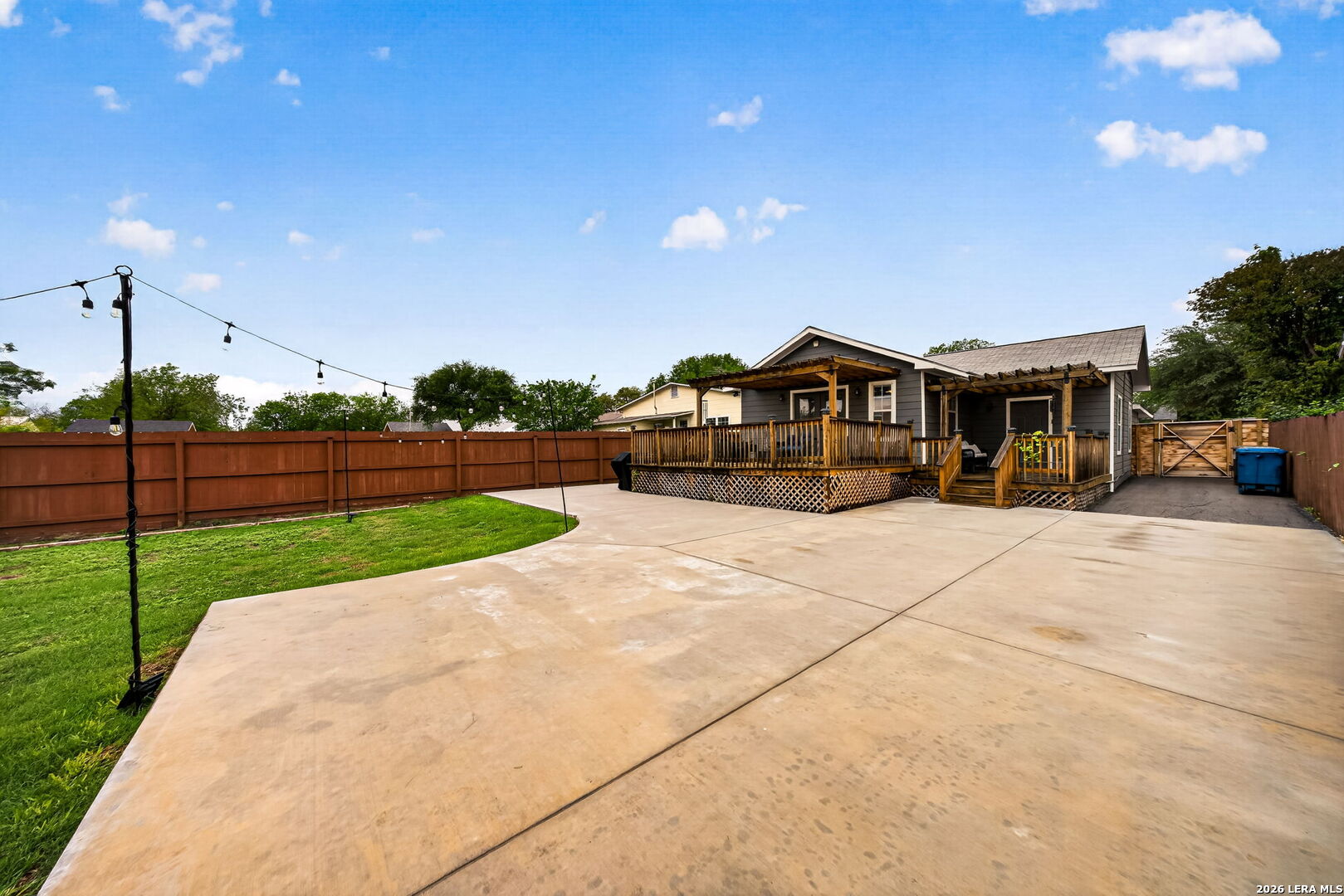 1910 W Craig Place San Antonio TX 78201