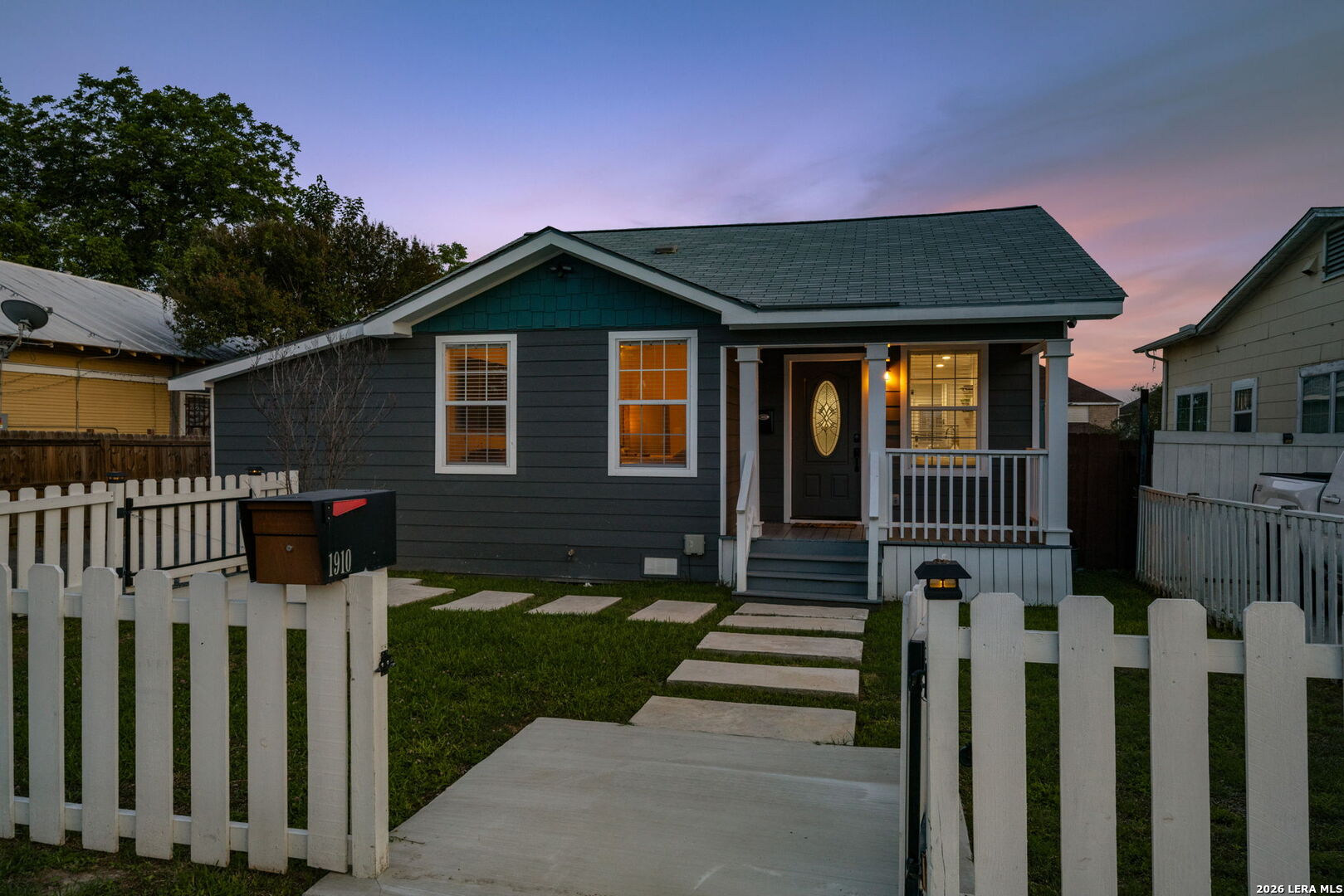 1910 W Craig Place San Antonio TX 78201