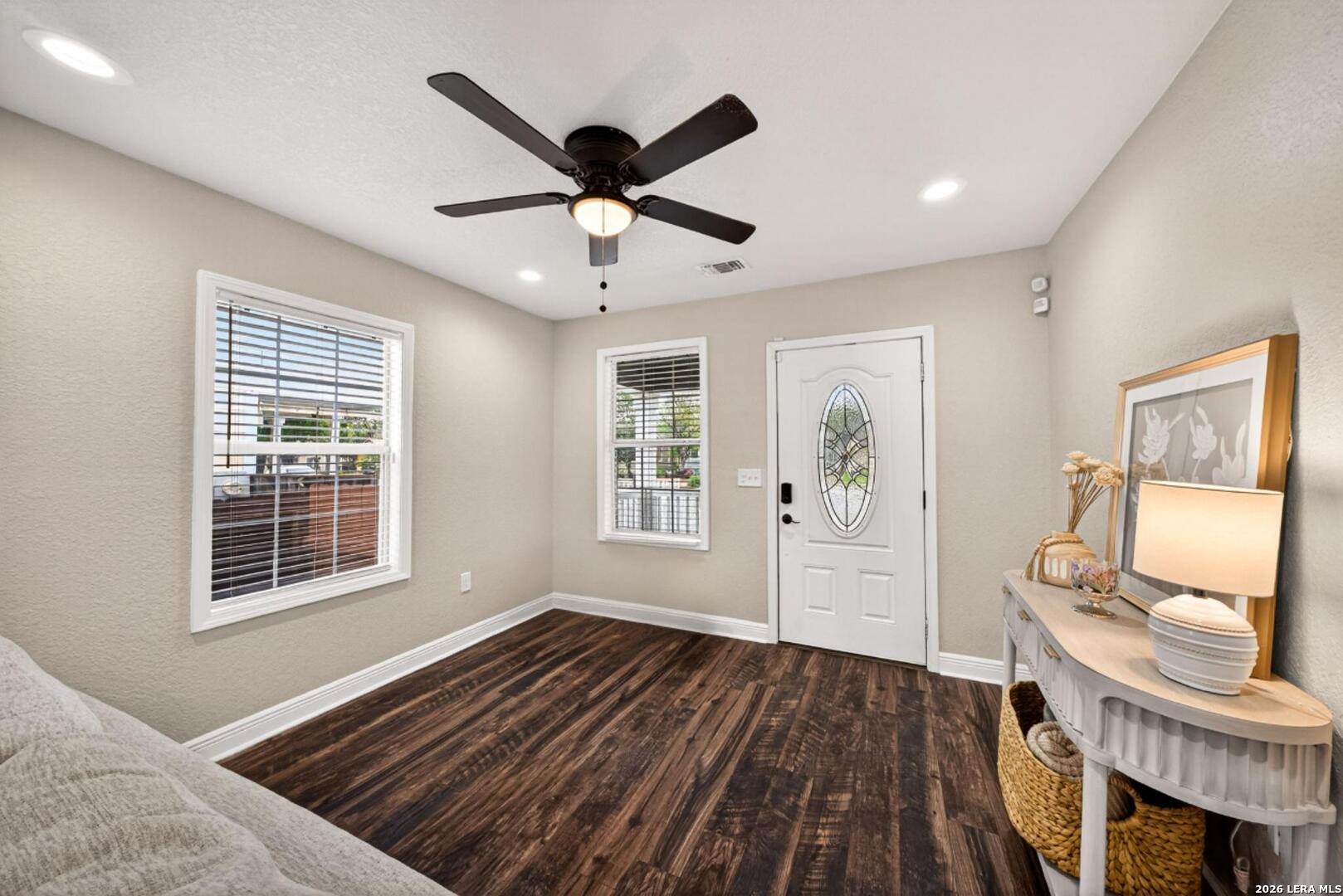 1910 W Craig Place San Antonio TX 78201