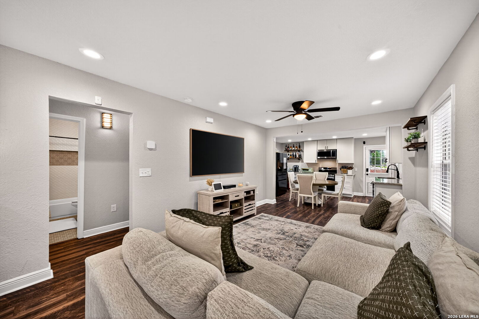 1910 W Craig Place San Antonio TX 78201