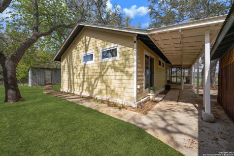 178 Lakeshore Drive N Bandera TX 78003