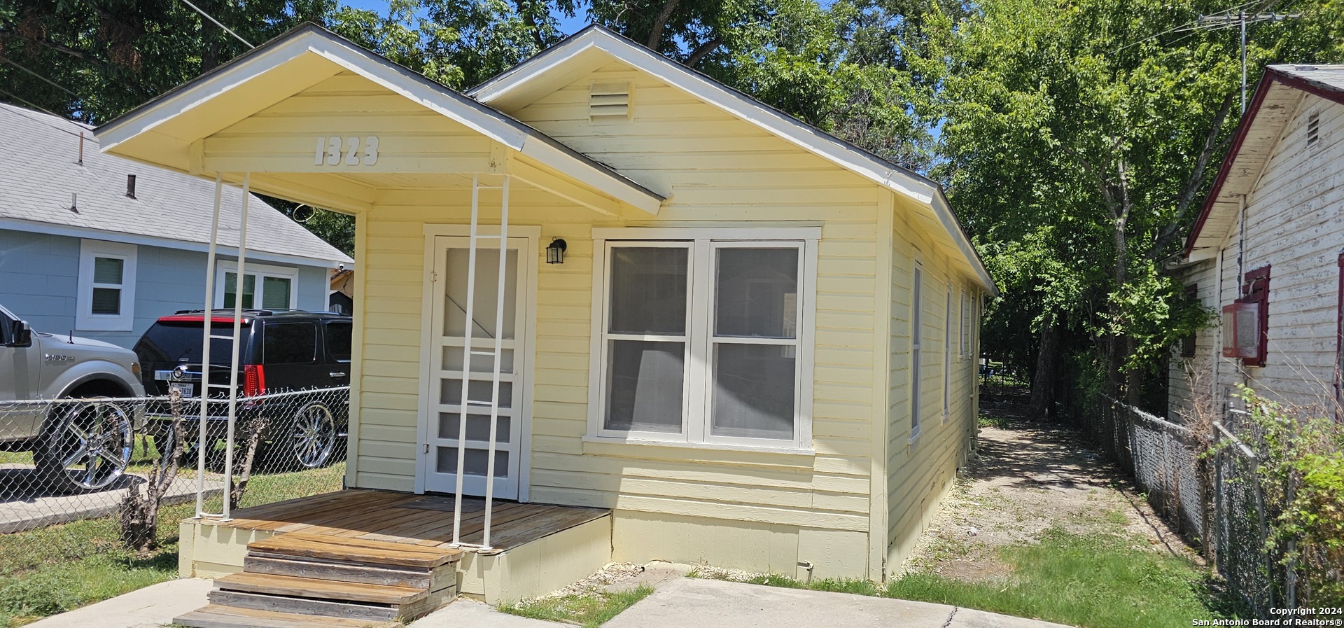 1323 Chalmers Avenue San Antonio TX 78211