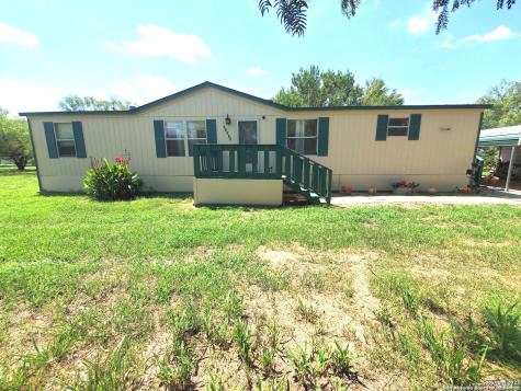 17371 Borregas Road Elmendorf TX 78112