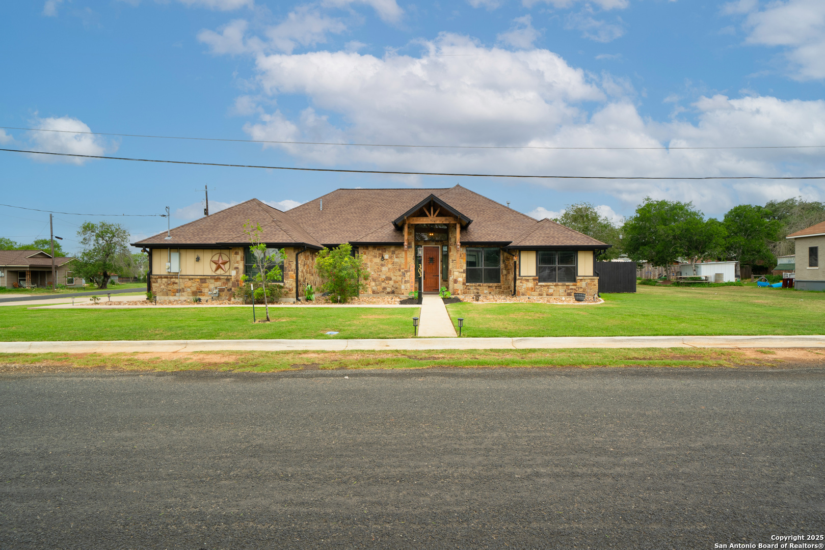 303 Schneider Street Poth TX 78147