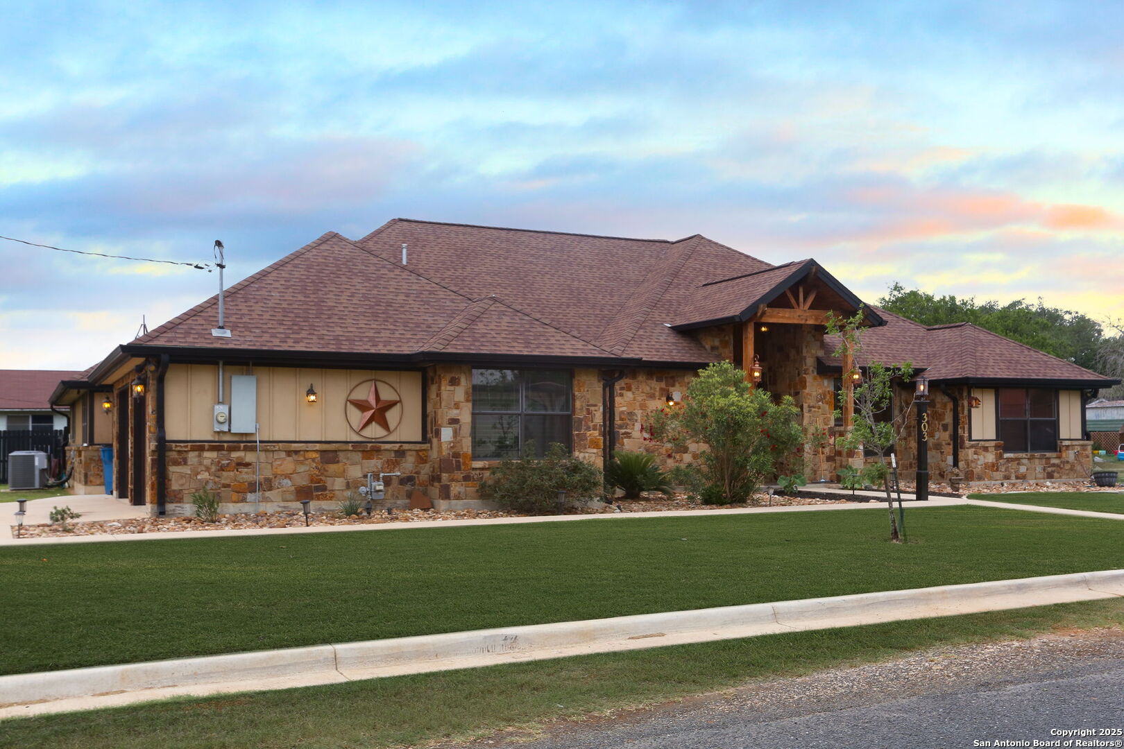 303 Schneider Street Poth TX 78147