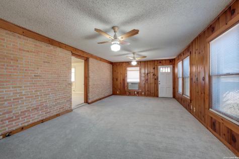 1902 Schley Avenue San Antonio TX 78210