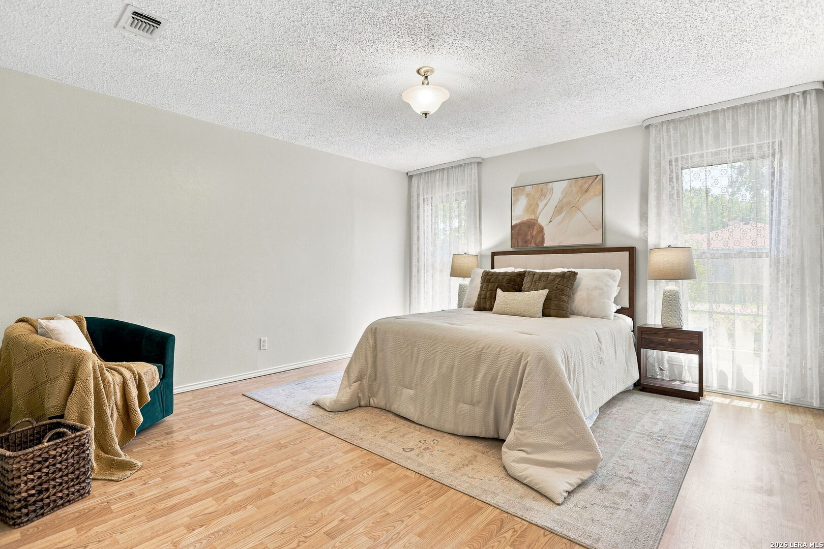182 Clear Oak Universal City TX 78148