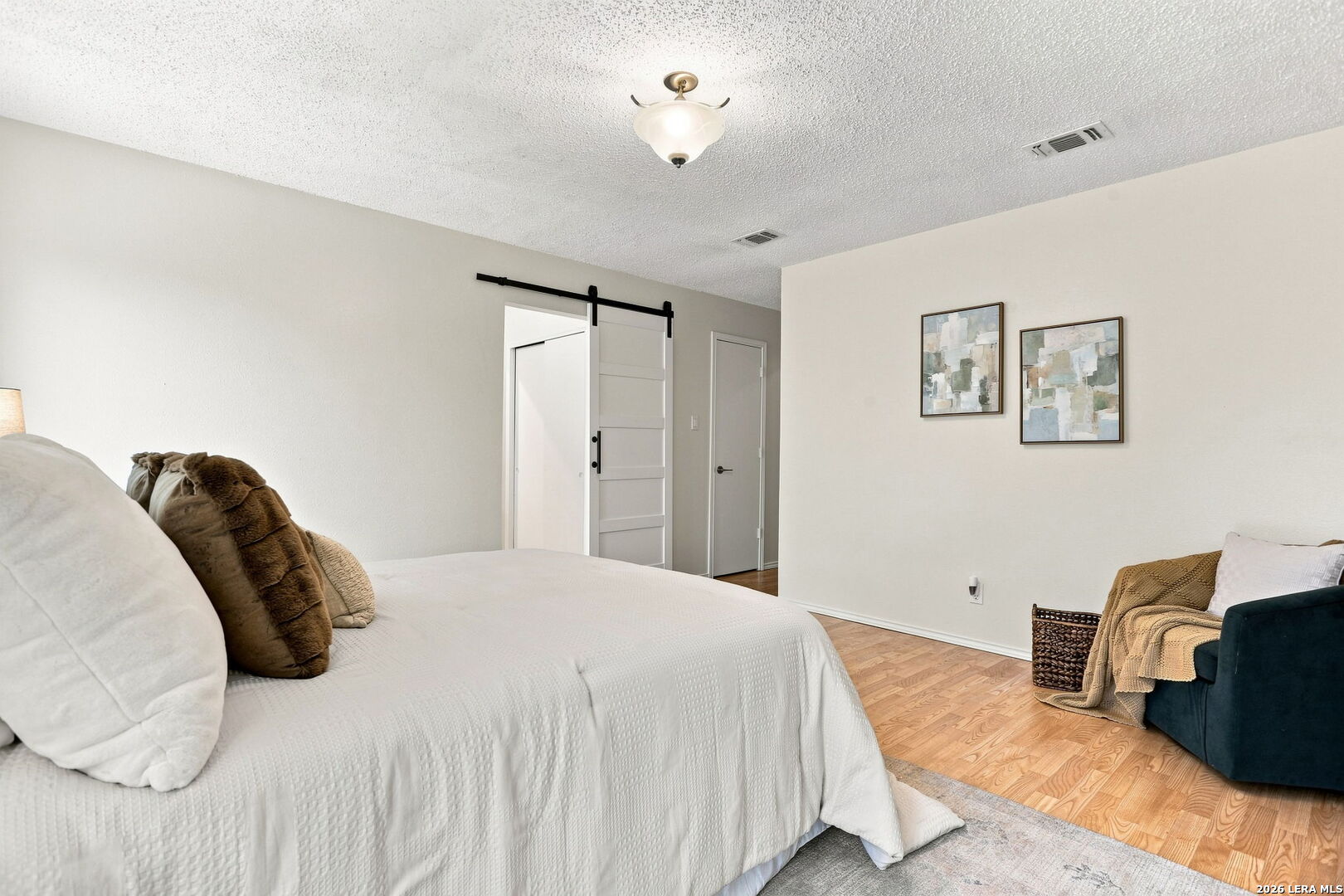 182 Clear Oak Universal City TX 78148