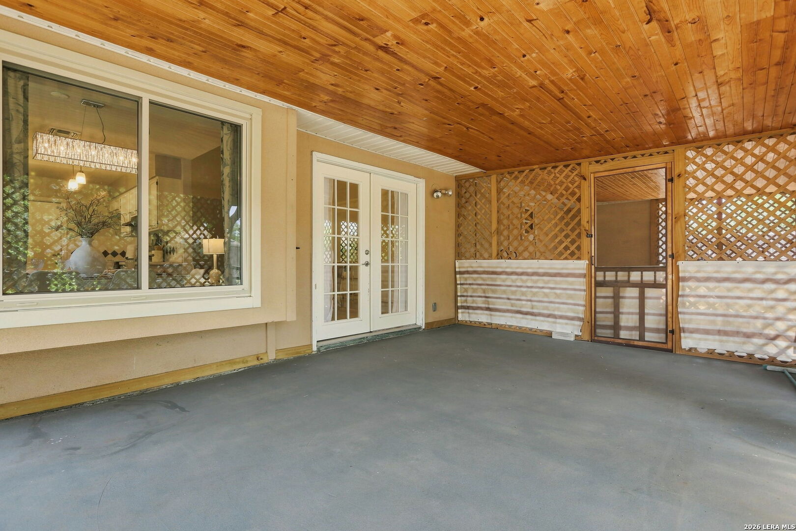 182 Clear Oak Universal City TX 78148