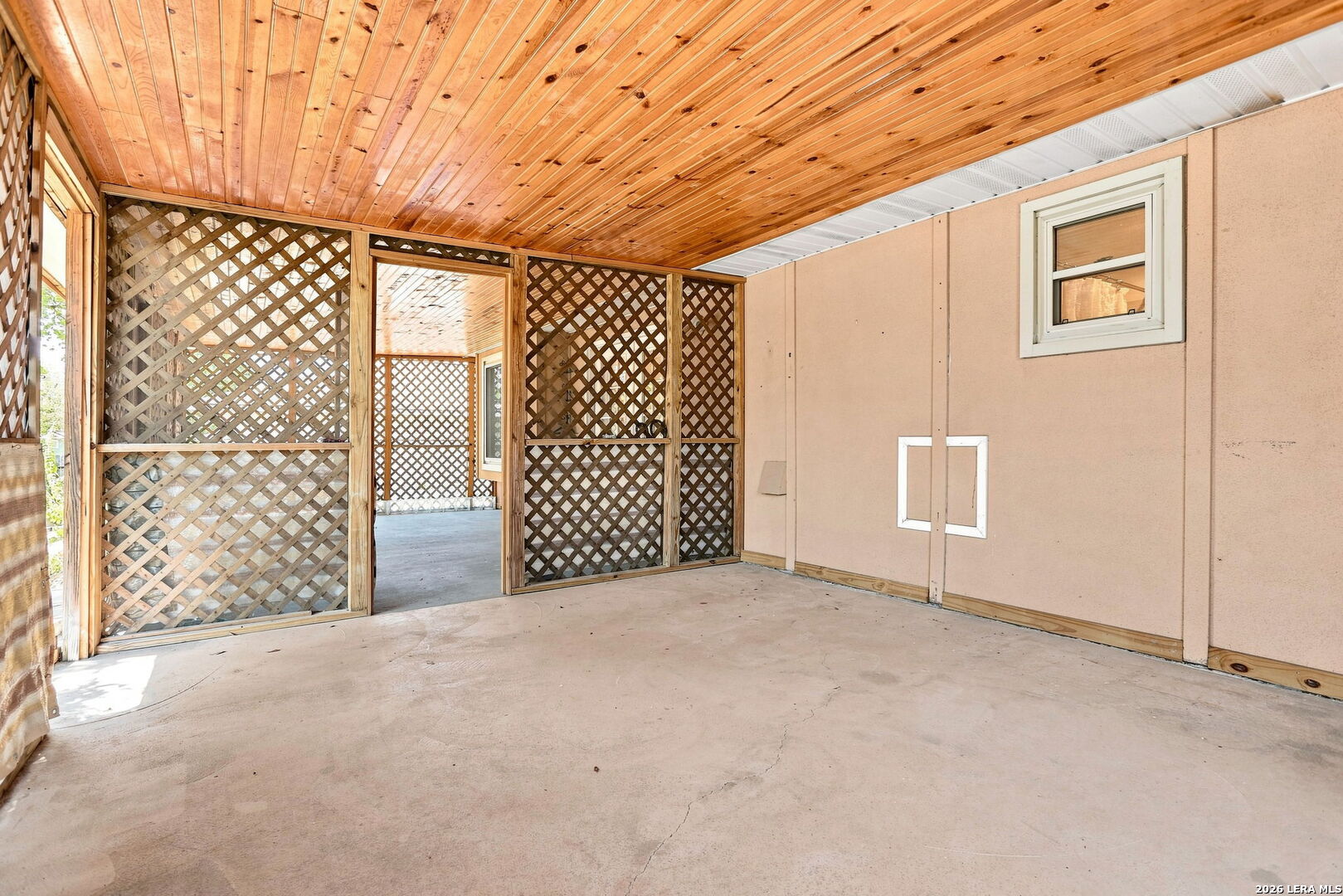 182 Clear Oak Universal City TX 78148