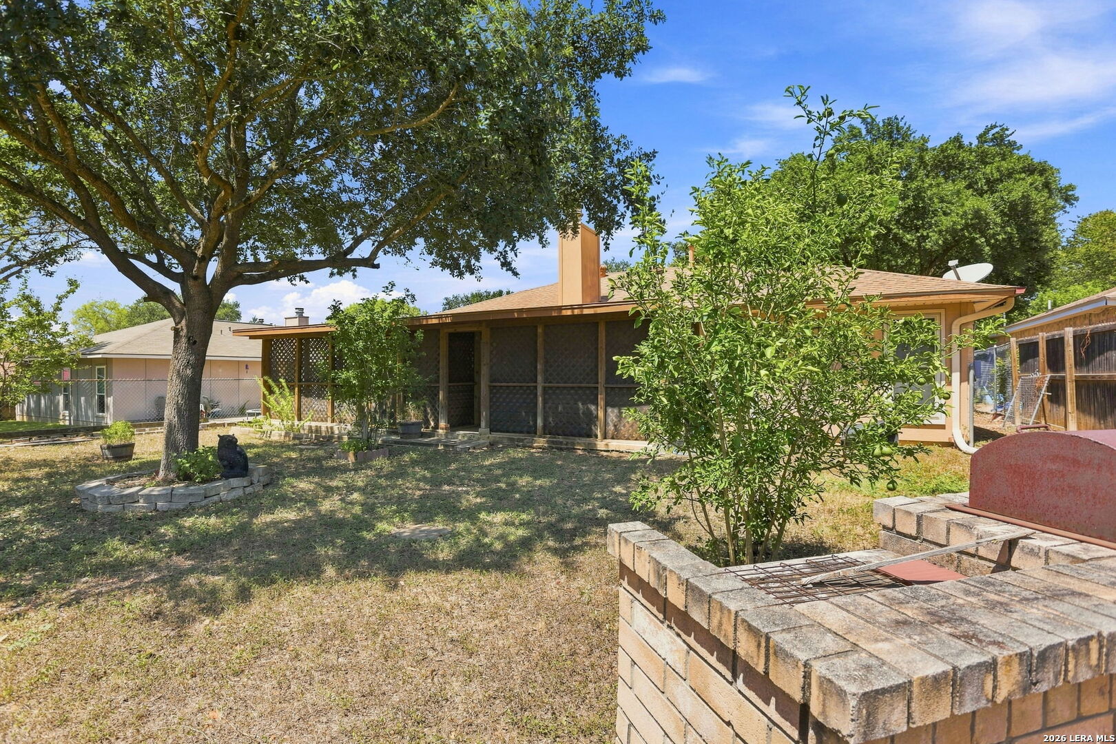 182 Clear Oak Universal City TX 78148