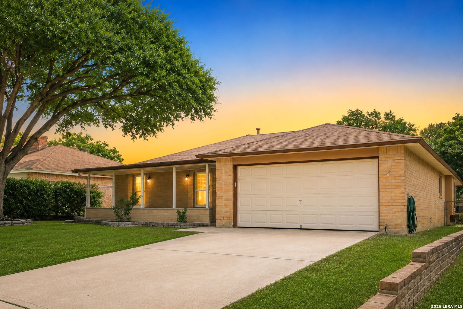 182 Clear Oak Universal City TX 78148