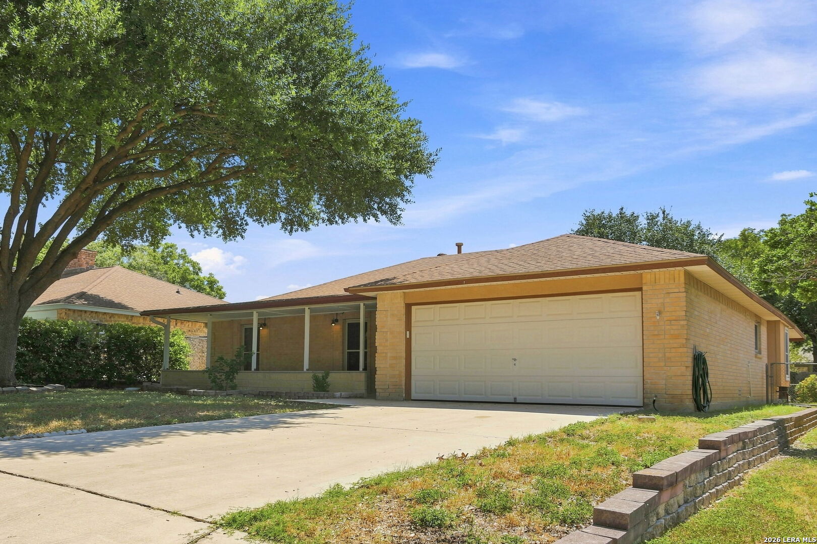 182 Clear Oak Universal City TX 78148