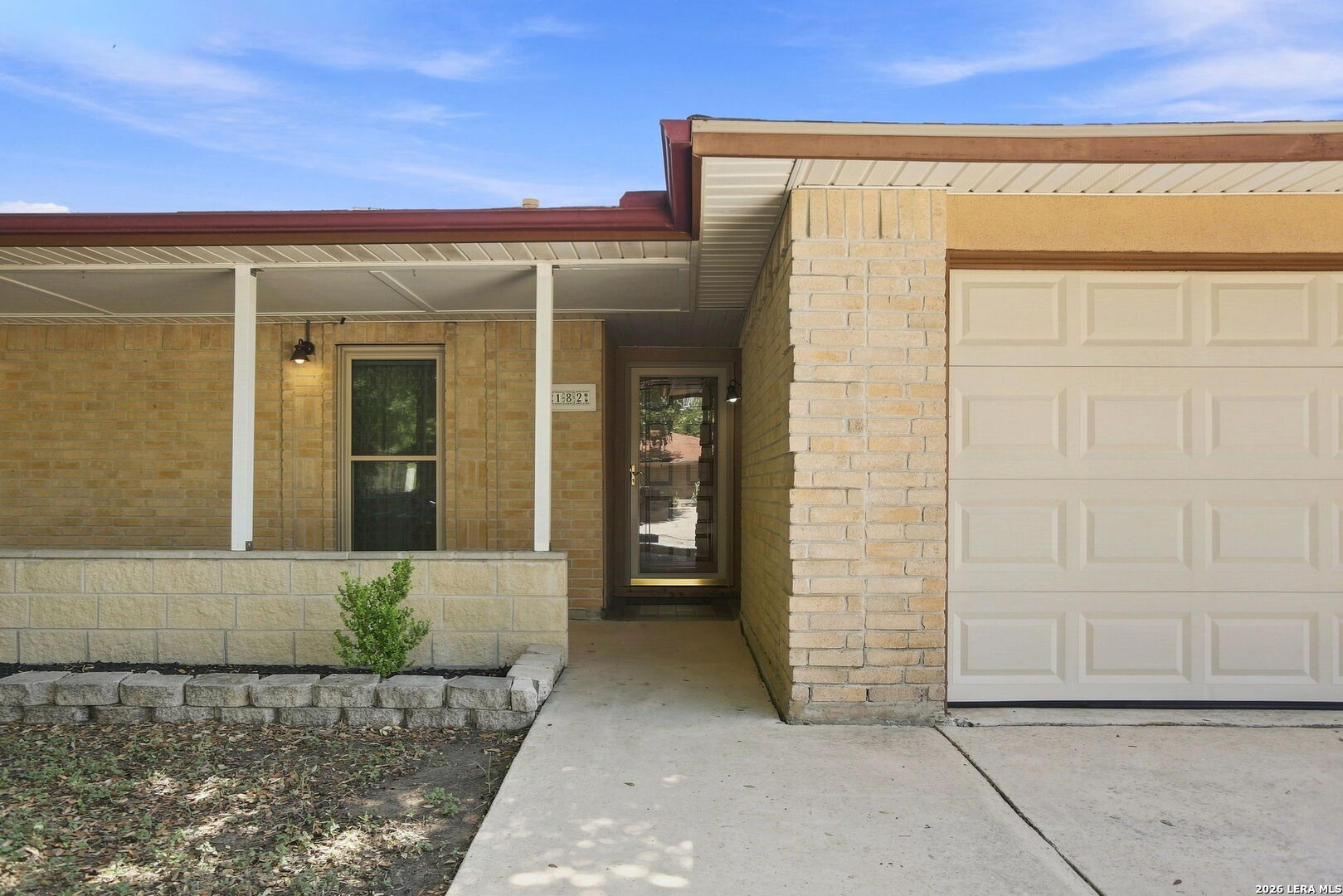 182 Clear Oak Universal City TX 78148