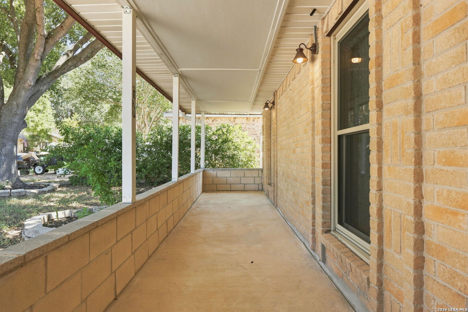 182 Clear Oak Universal City TX 78148
