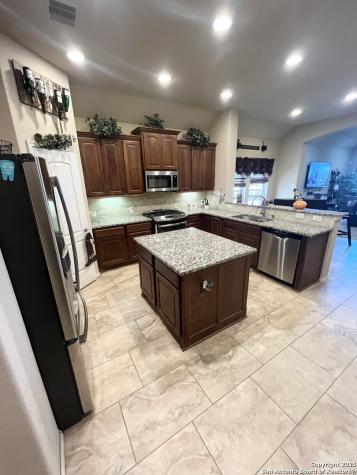 8714 White Crown San Antonio TX 78254