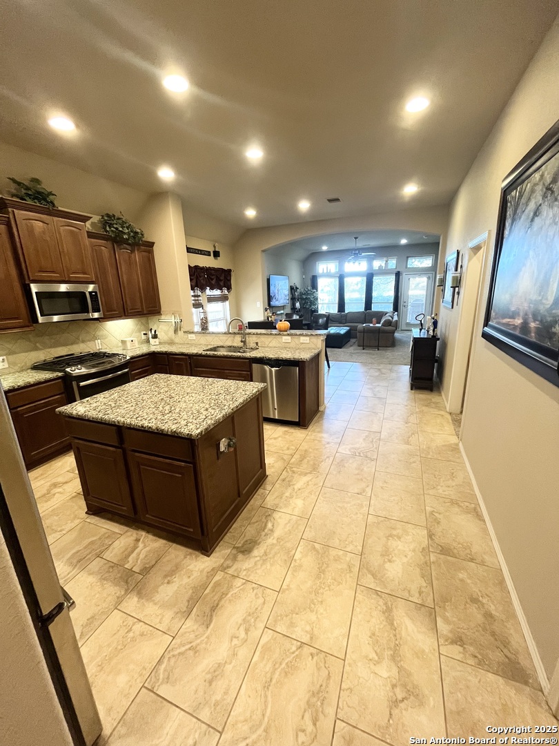 8714 White Crown San Antonio TX 78254