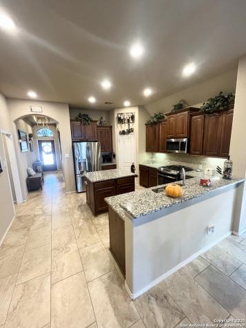 8714 White Crown San Antonio TX 78254