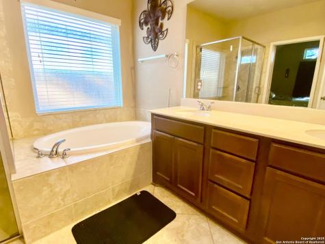 8714 White Crown San Antonio TX 78254