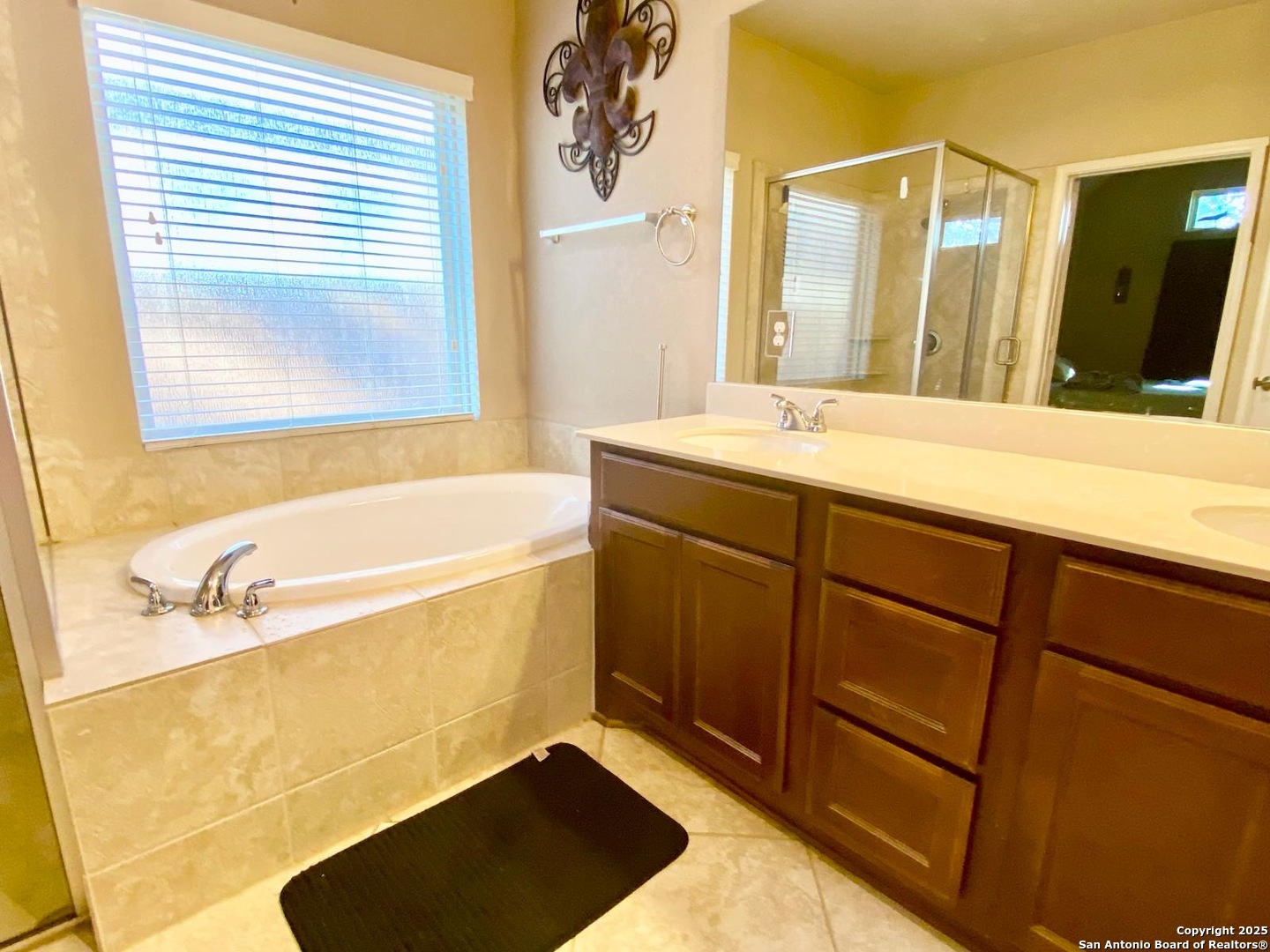 8714 White Crown San Antonio TX 78254