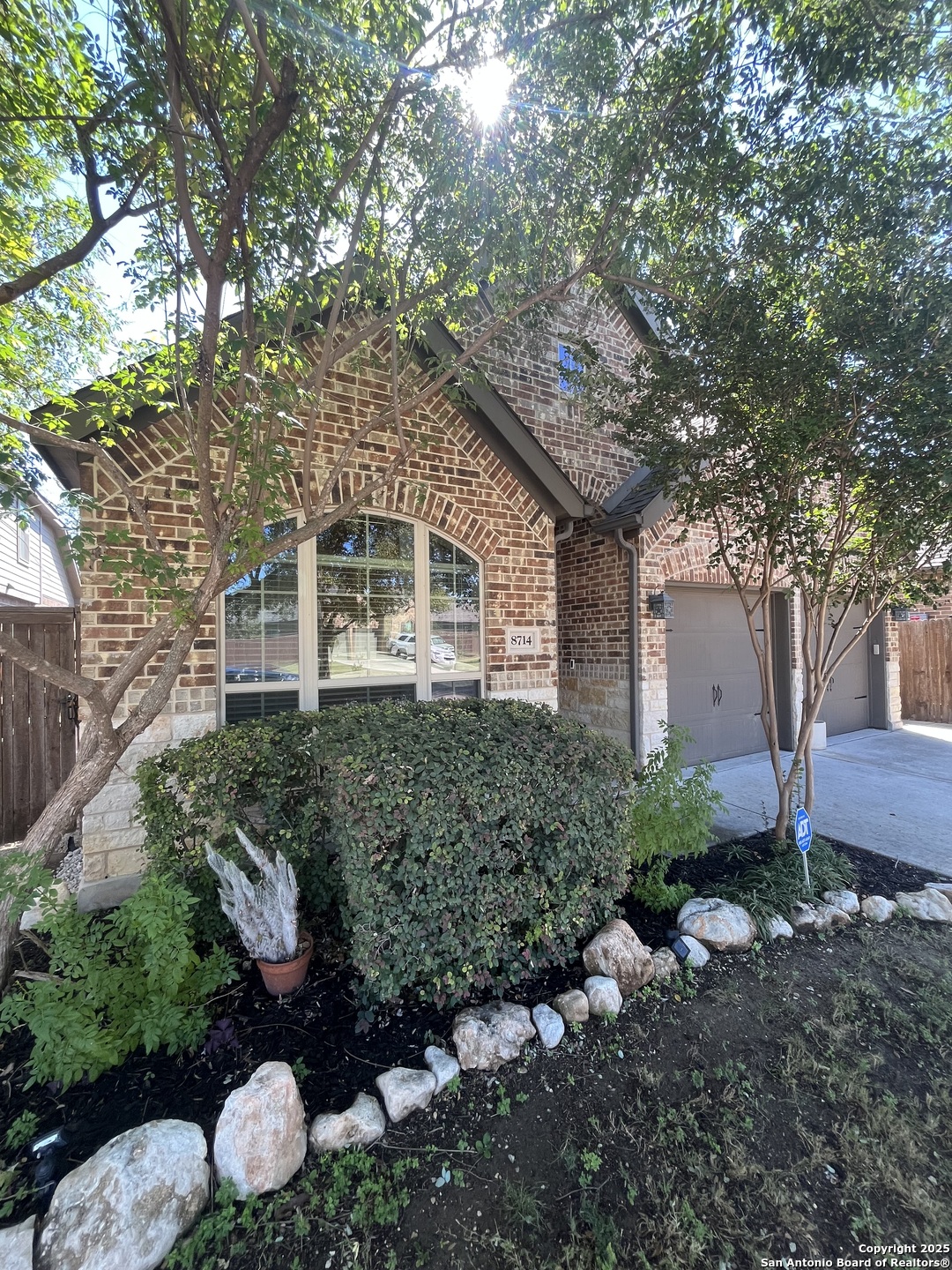8714 White Crown San Antonio TX 78254