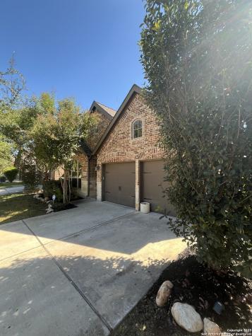8714 White Crown San Antonio TX 78254