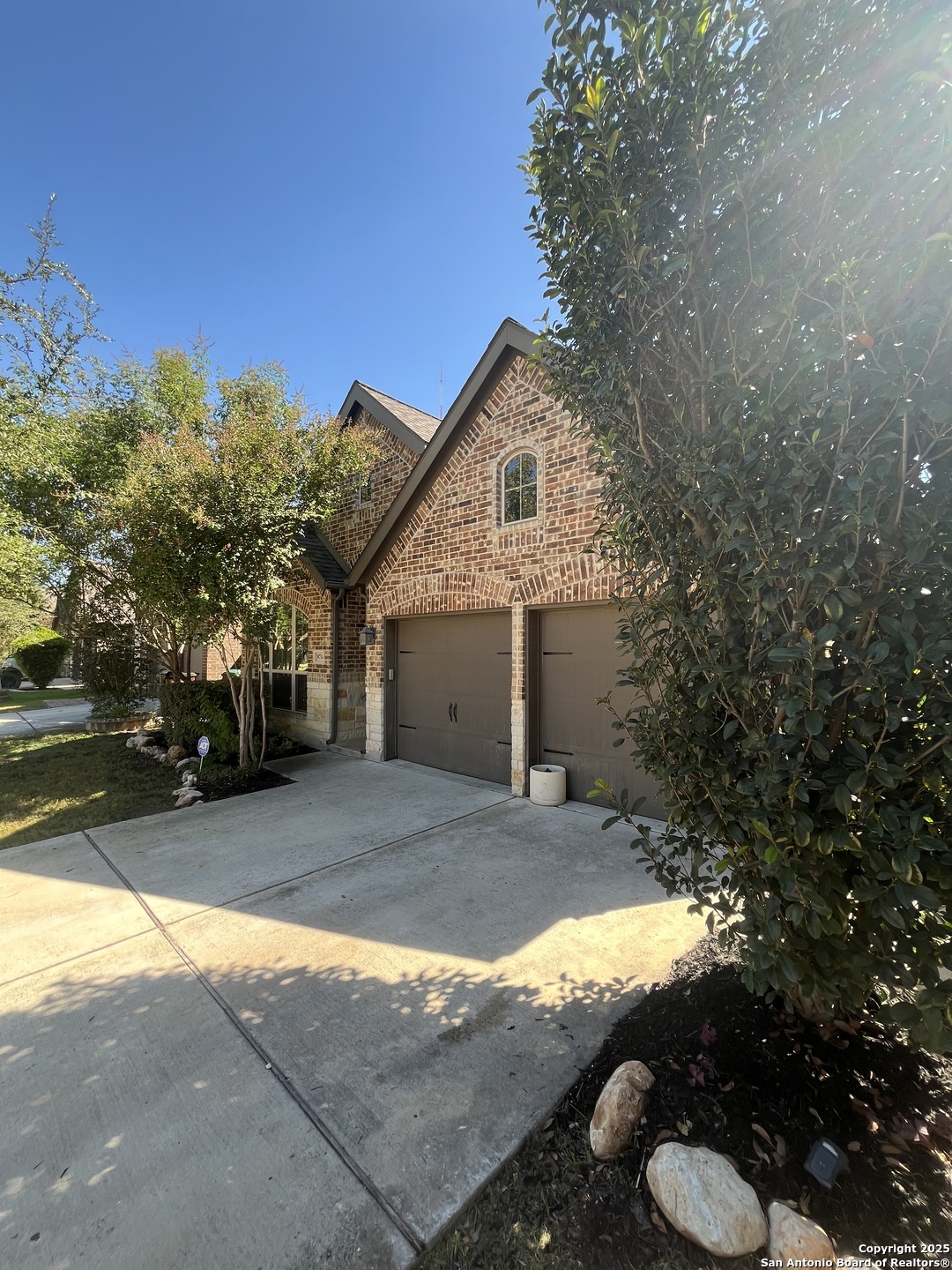 8714 White Crown San Antonio TX 78254