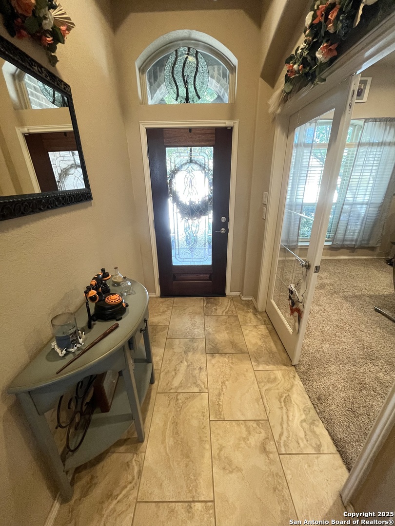 8714 White Crown San Antonio TX 78254