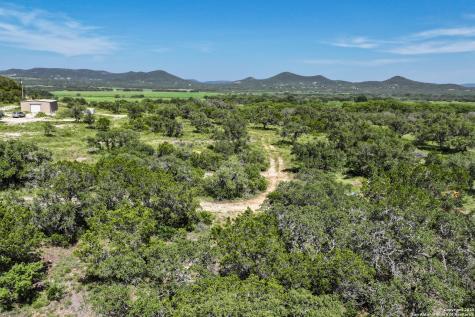 816 Cornelius Road Utopia TX 78884