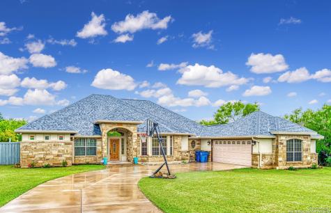 107 Oakview Drive Floresville TX 78114