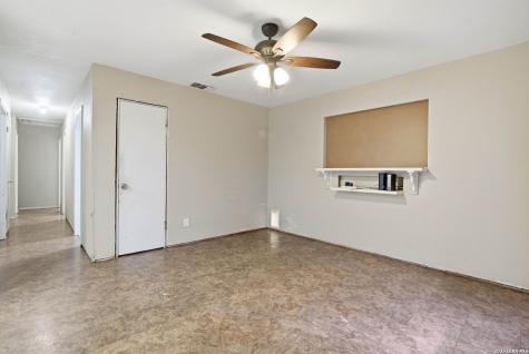 554 Park Village San Antonio TX 78227