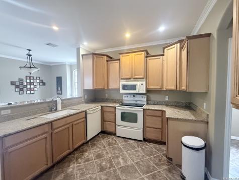 146 Creekview Canyon Lake TX 78133