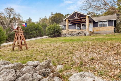 1548 Valley Forest Canyon Lake TX 78133