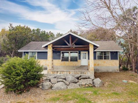 1548 Valley Forest Canyon Lake TX 78133