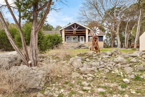 1548 Valley Forest Canyon Lake TX 78133