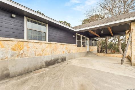 1548 Valley Forest Canyon Lake TX 78133