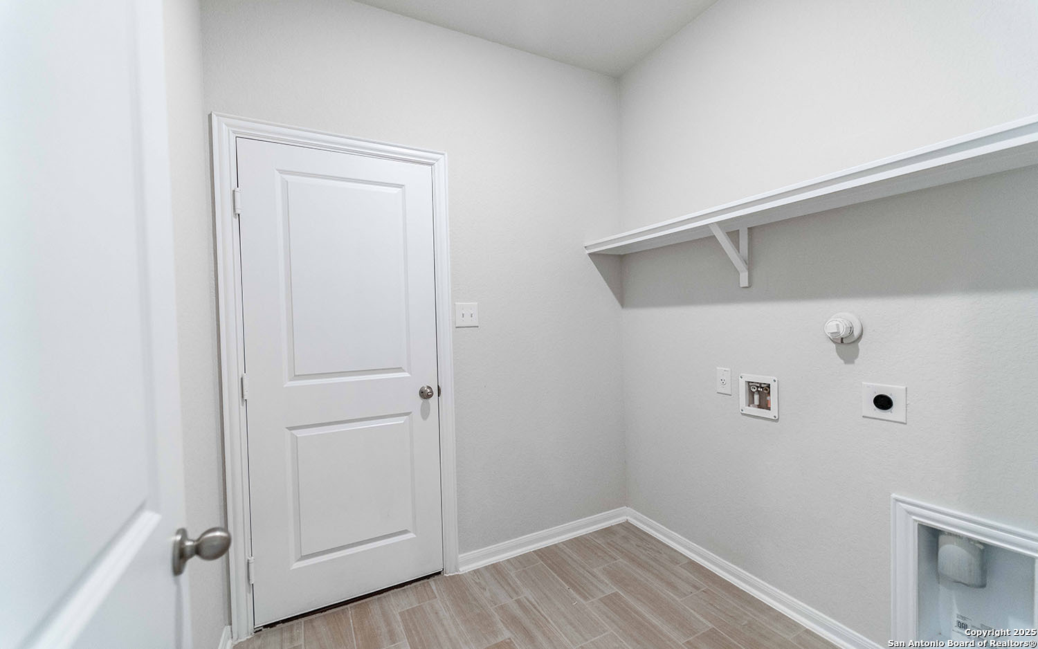 1232 Sweden Seguin TX 78155
