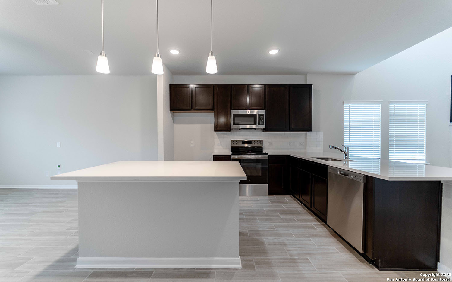 1232 Sweden Seguin TX 78155