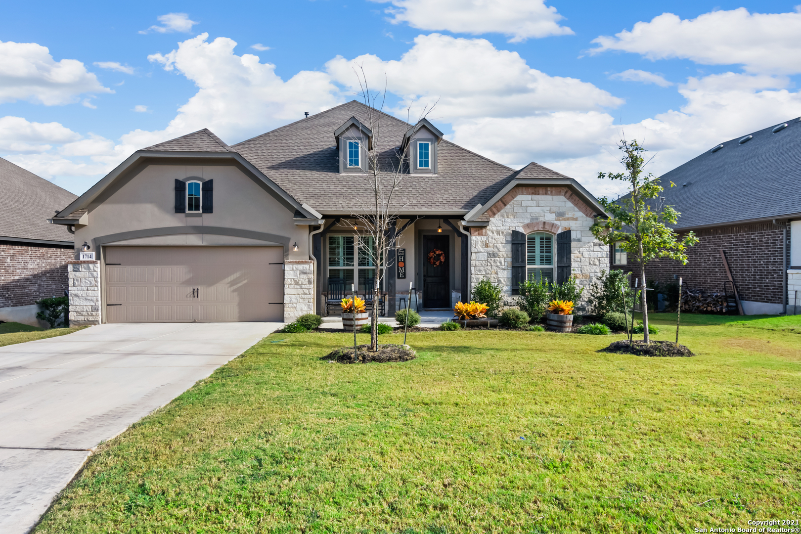 1714 Small Creek San Antonio TX 78260