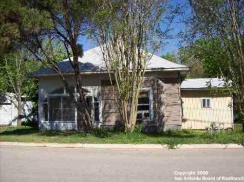 207 E Mayer Street Stockdale TX 78160