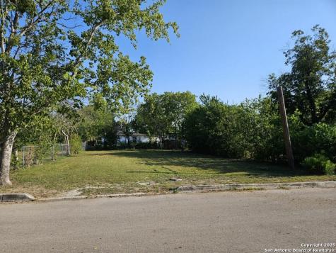 546 Seay Seguin TX 78155
