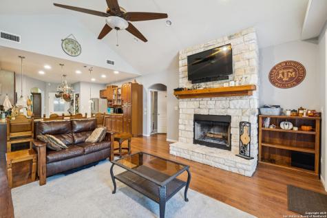 388 Deerwood Bandera TX 78003