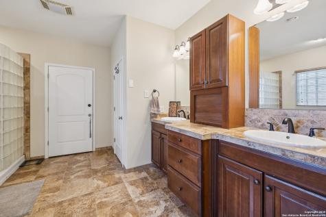 388 Deerwood Bandera TX 78003
