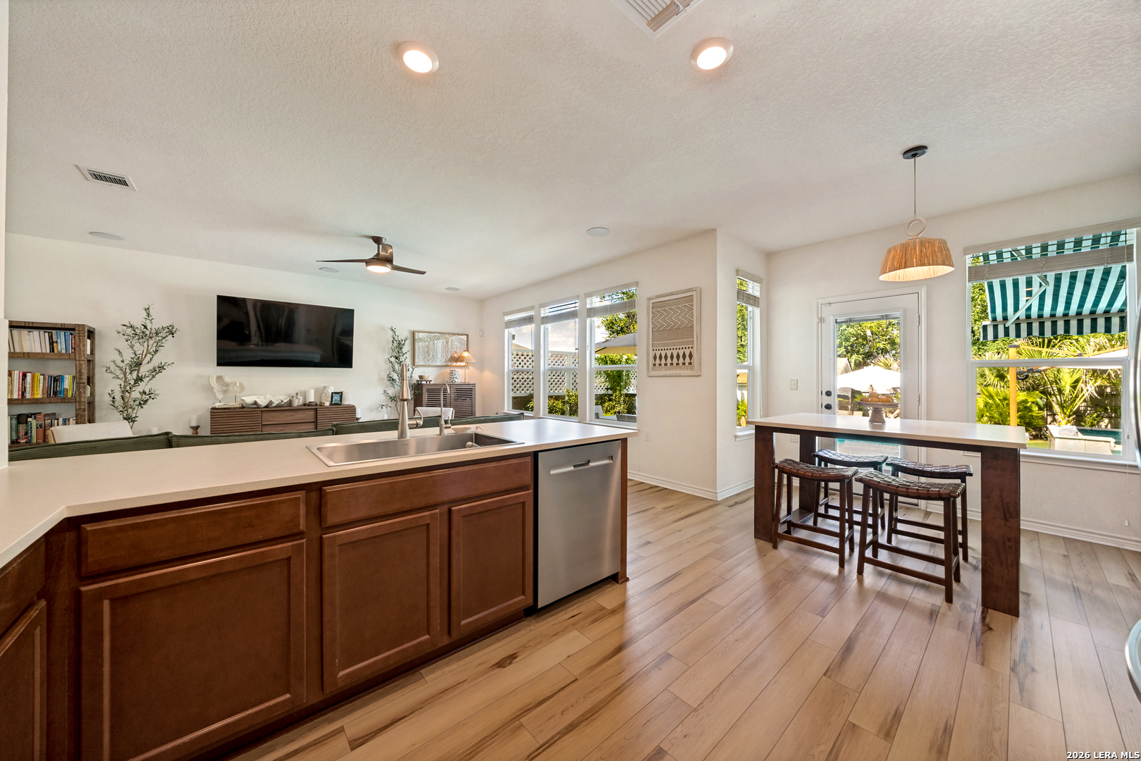 6343 Hibiscus Falls San Antonio TX 78218