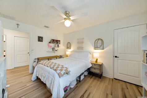 6343 Hibiscus Falls San Antonio TX 78218