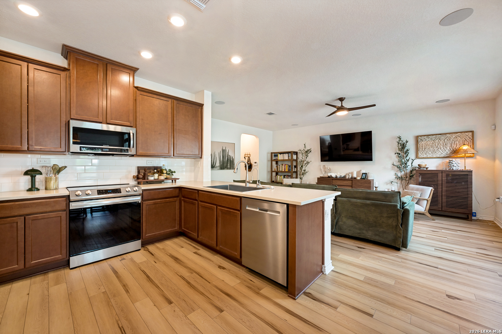6343 Hibiscus Falls San Antonio TX 78218