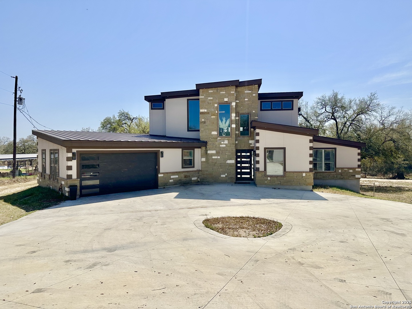 259 Broken Arrow Floresville TX 78114